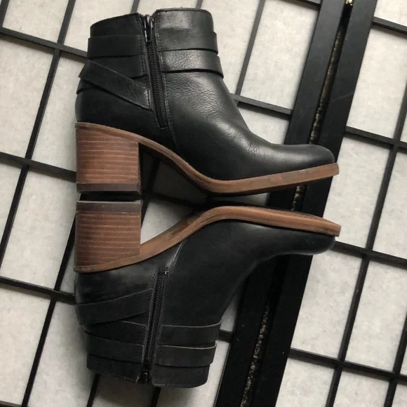 Lucky Brand. Raisa Ankle Boots - Picture 6 of 15